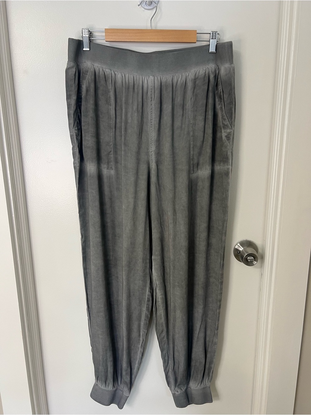 Soft Surroundings Light Grey Pull-On Joggers Lagenlook Relaxed Fit Baggy Lounge